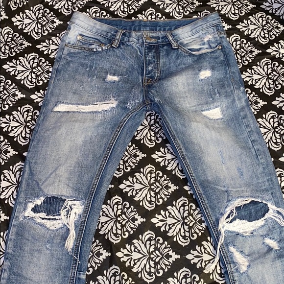 MNML Other - SOLD MNML 30x33 destroyed men’s skinny